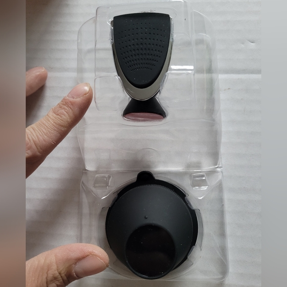 Bracketron LUX Window/Dash/Vent Portable Universal Magnet Phone Holder - Picture 4 of 9